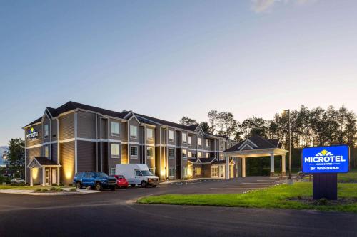 Microtel Inn & Suites by Wyndham Amsterdam in Amsterdam, USA
