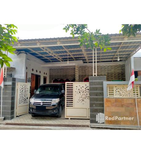 Entrance, Navisha Guest House Syariah near Exit Tol Batang RedPartner in East Pekalongan