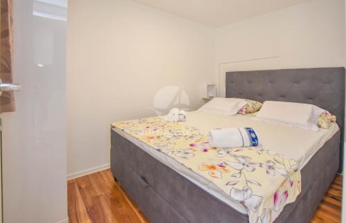 Two-Bedroom Apartment with Sea View image 10