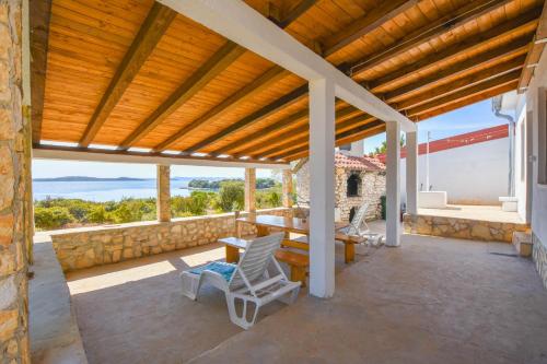 House Mateo - image 10