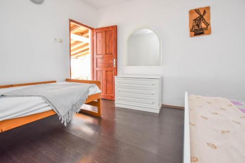 House Mateo - image 12