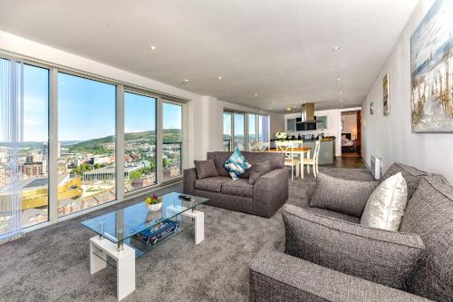 Just Stay Wales - Meridian Tower Marina & City View - 2 Bed Apartment