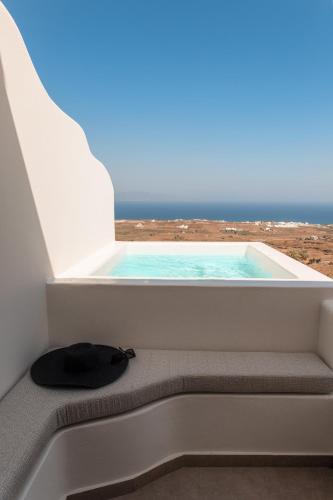 North Wind Luxury Suites Room Type - Elegant Suite with Panoramic Sea View and Outdoor Hot Tub