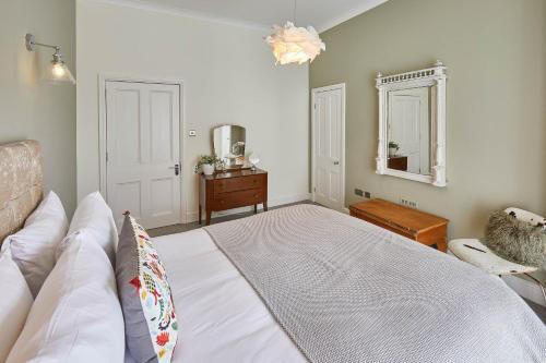 Host & Stay - One Mulgrave Place
