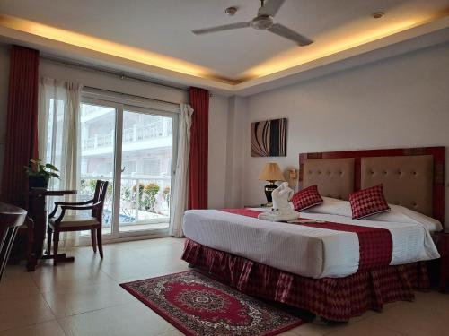 room detail thumbnail 0