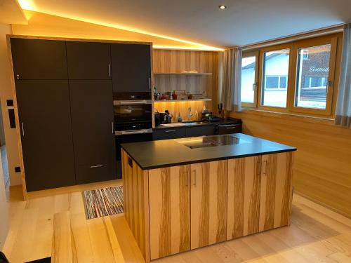 Dahoam - neue Ferienwohnung mit Kamin und Sauna in Schröcken