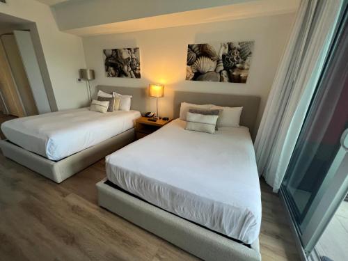 BeachWalk Studio Apmt 2 Beds, amazing view - 805 B in Hallandale Beach, USA