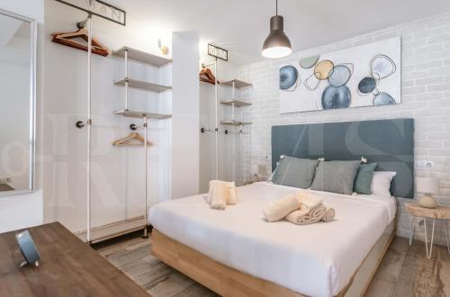 Bright duplex loft next to the city center by REMS 5
