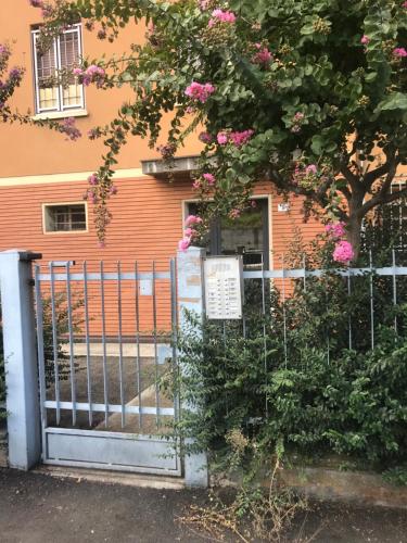  Appartamento 4 posti letto in zona tranquilla e ben servita, un matrimoniale e un divano letto matrimoniale facebook massimo bobo aquili in Bologna