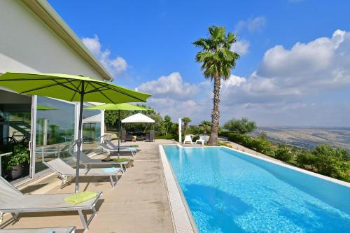 Villa Nausica pool view on the sea wifi free perfect for big group Ragusa