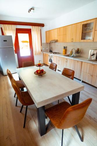 Casa Cheile Dâmbovicioarei - Cabana 2 (Casa Cheile Dambovicioarei - Cabana 2) in Dimbovičioara
