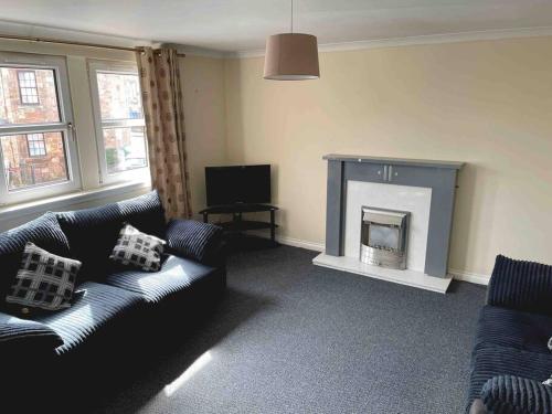 B&B Gourock - Modern 2 bed flat, private parking & sec entry - Bed and Breakfast Gourock