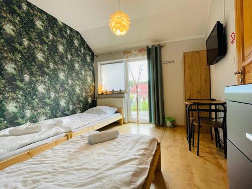 3 twin beds
