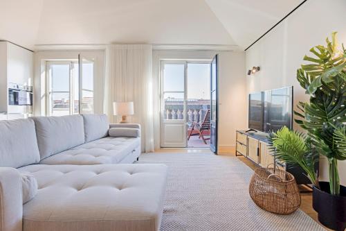 Aliados Premium 1BR w/ Terrace by LovelyStay, Porto