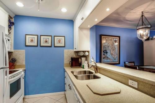 Sanibel Arms H3 - image 3