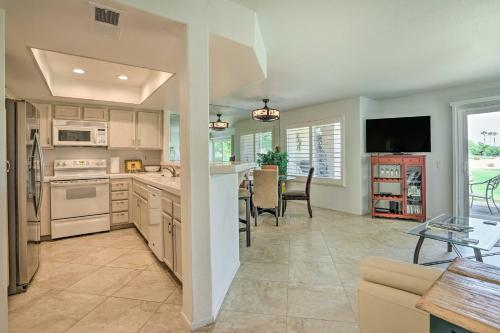 La Quinta Condo with Country Club Amenities! in La Quinta, USA