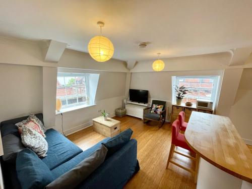 Bright 1 Bed Flat Near Cabot Circus