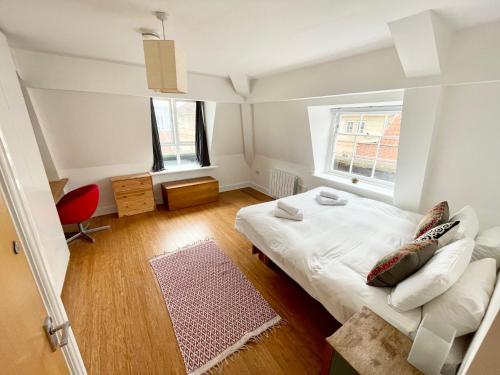 Picture of Bright 1 Bed Flat Near Cabot Circus