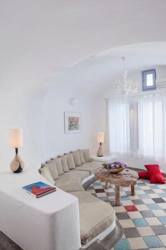 Ikastikies Suites - image 3
