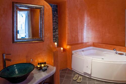 Suite - Grotta con Piscina Privata