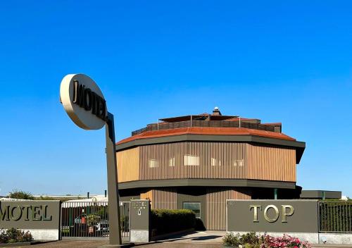 . Hotel Motel Top