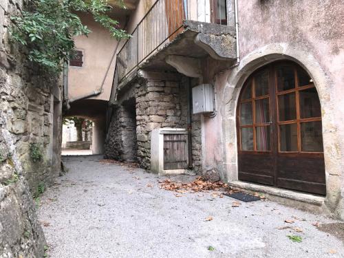 Maison de village au cœur des remparts