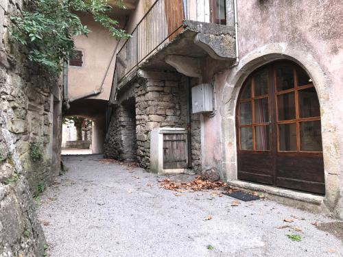 Maison de village au cœur des remparts in 聖厄拉利耶德塞爾農