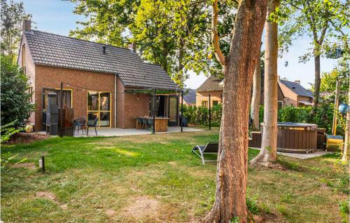  Amazing Home In Ewijk With Sauna, Wifi And 3 Bedrooms in Ewijk