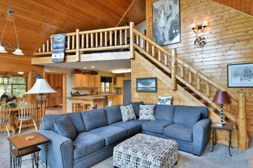 Sandy Lake Cabin ~Private Luxury Vacation Home~