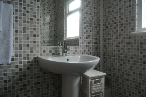 Old Castle Farm Guest House Room Type - Standard Twin Room