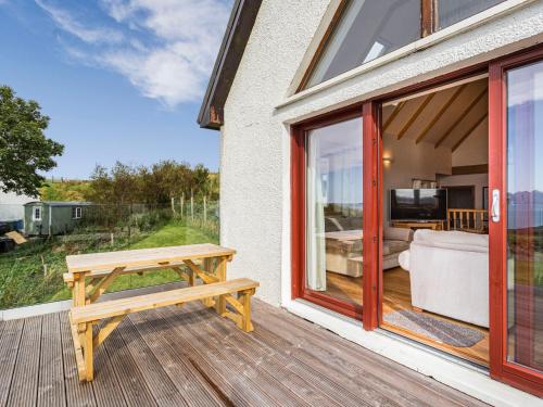 A szálláshely kívülről, Askival in Elgol