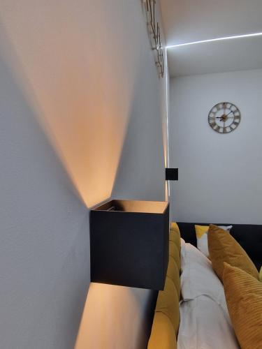 Balco Vista Studio - Tap to explore photos