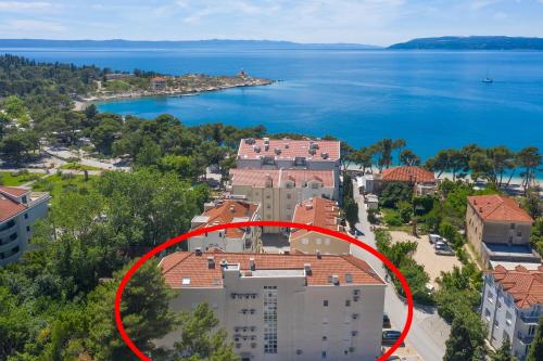 Apartments by the sea Makarska - 19134