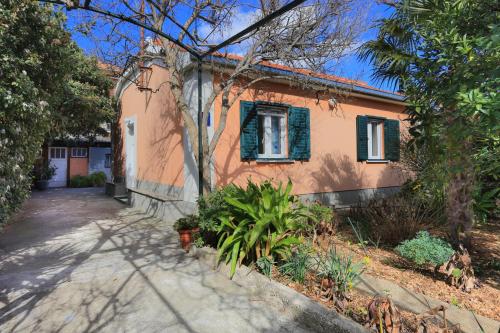 Family friendly house with a parking space Trogir - 19247