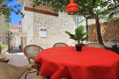 Apartments with WiFi Makarska - 19038 - image 2
