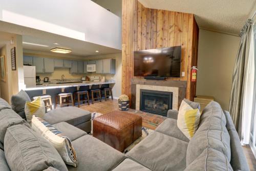 SB206 Snowbridge 2Br 2Ba condo in Copper Mountain, USA