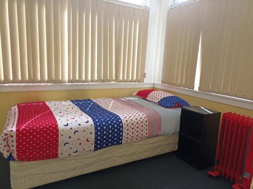 Rotorua Central Backpackers Room Type - Single Room with Shared Shower and Toilet