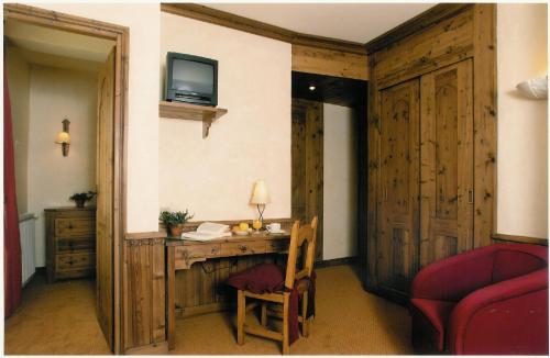2 twin beds