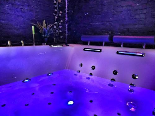 Suite Jacuzzi Privatif Plage Des Catalans, Marseille (fotografie 7)