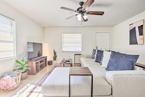 Palmetto Townhome with Yard and Screened Porch! in Palmetto, USA