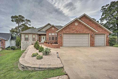 Spacious Eureka Springs Home with Lake Views!