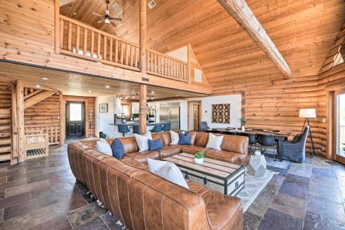 Luxury Retreat Cabin with Theater, Gym and Views