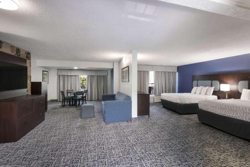 SureStay Plus Hotel by Best Western Gatlinburg - image 11