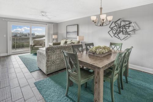 The sea - it calls me! Islander 317 - West Water & Sunset Views! - image 6