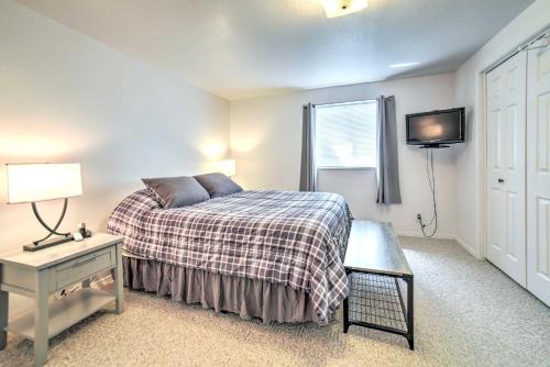 Idaho Falls Townhome about 5 Mi to Tauthaus Park!