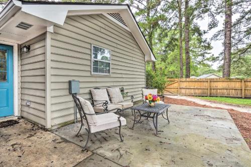 Peaceful Beaufort Home with Front Porch and Grill