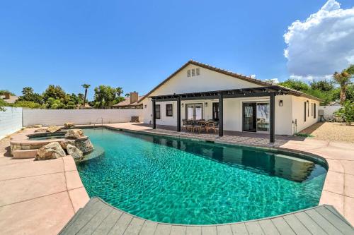 La Quinta Oasis with Pool and Community Park!