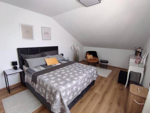 Two-Bedroom Apartment with Terrace image 9