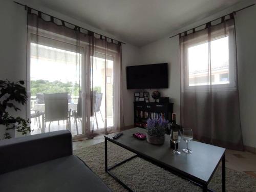 Two-Bedroom Apartment with Terrace image 10