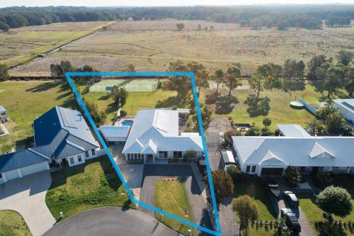The Home Resort - Heated Pool and Tennis Court in Уан Маил Бийч